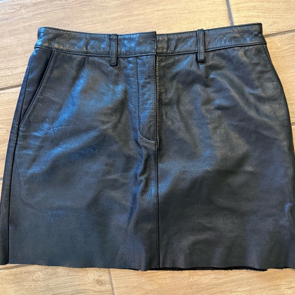 Wilson Black Leather Mini Skirt - Picture 1 of 4
